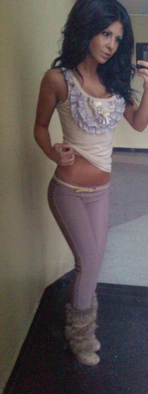 Lyndsey, 24 in Arizona | Younger Adult Woman, Older Men