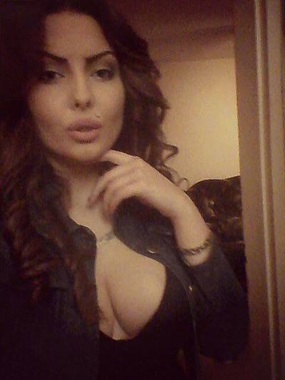 Yaritza (20) in New Jersey | Casual Dating with Older Men