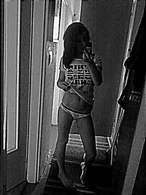 Local Washington Profile: Jeanne (21) | Older Men Welcome