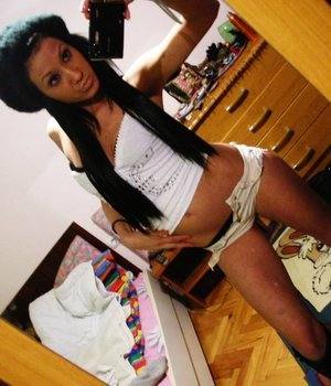 Mae (28), California | Casual Encounters and Chat