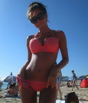 Diane, 18 from Texas | Older Men and Younger Women Dating