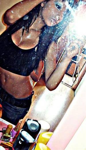 Local New York Profile: Olivia (25) | Older Men Welcome