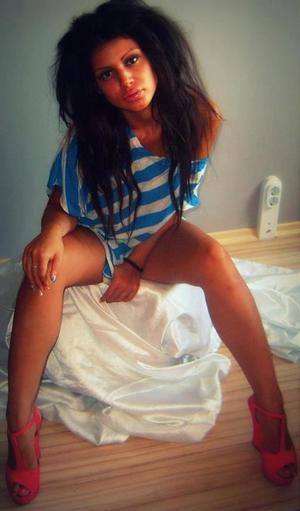 Lydia, 26 in Illinois | Casual Dating and Private Chat