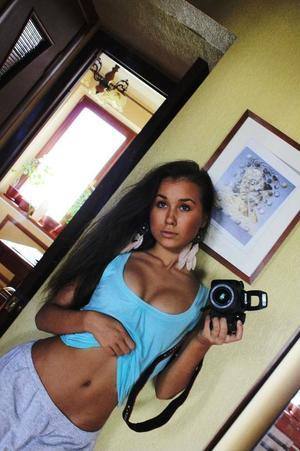 Chat with Mattie (21) | Tennessee Hookups Available Now