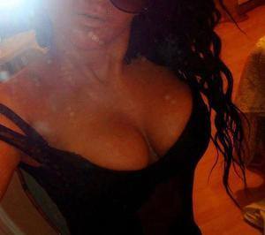 Chat with Cecilia (28) | Missouri Hookups Available Now