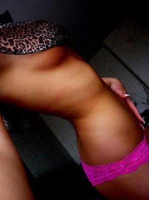 Ivy, 21 from Illinois | Older Men and Younger Women Dating