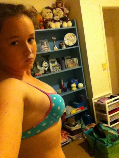 Tawnya from Shenandoah, Pennsylvania is looking for adult webcam chat