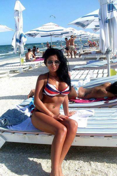 Thomasena from Ogden Dunes, Indiana is looking for adult webcam chat