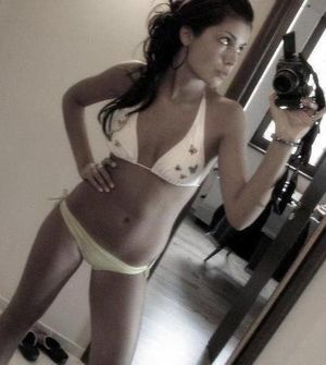 Remedios from Calimesa, California is looking for adult webcam chat