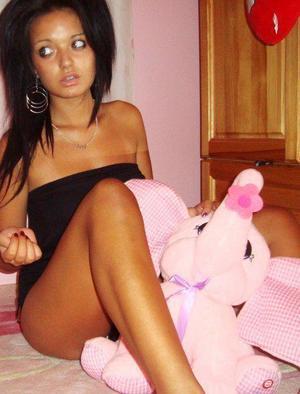 Ella from Tohatchi, New Mexico is looking for adult webcam chat