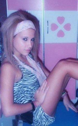 Melani from Sharptown, Maryland is looking for adult webcam chat