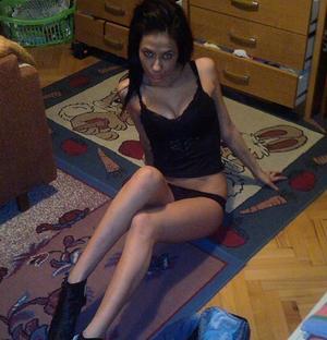 Jade from Melville, Rhode Island is looking for adult webcam chat
