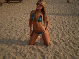 Cindy from Newcastle, Oklahoma is looking for adult webcam chat