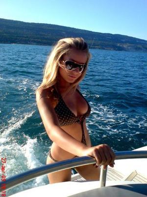 Lanette from Belle Haven, Virginia is looking for adult webcam chat