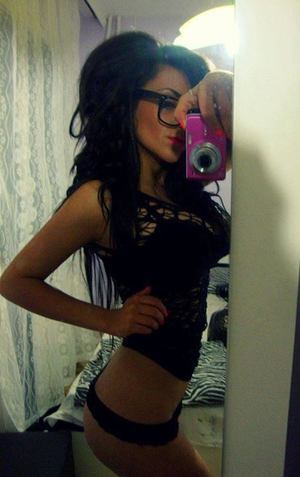 Elisa from Shelton, Washington is looking for adult webcam chat