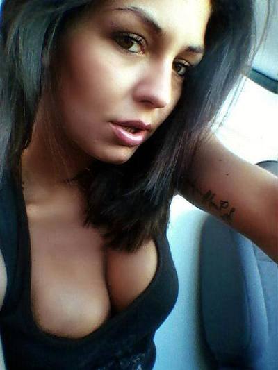 Nickie from Wisconsin is looking for adult webcam chat
