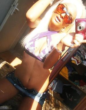 Kathyrn from Russell, Kansas is looking for adult webcam chat