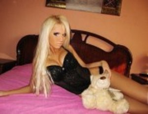 Liane from Plano, Kentucky is looking for adult webcam chat