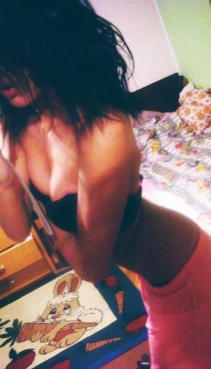 Jacklyn from Manhattan, Kansas is looking for adult webcam chat