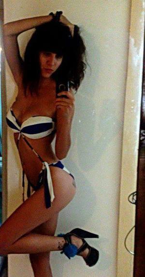 Vicenta from Williams Bay, Wisconsin is looking for adult webcam chat