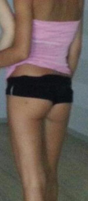 Nelida from Pahoa, Hawaii is looking for adult webcam chat