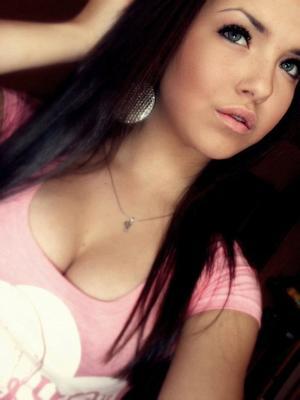 Corazon from Micaville, North Carolina is looking for adult webcam chat