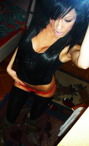 Amina from Texas is looking for adult webcam chat